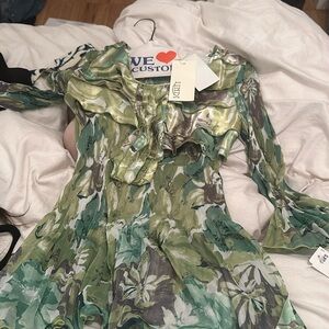 Brand new fitted silk beautiful top/blouse green and grays